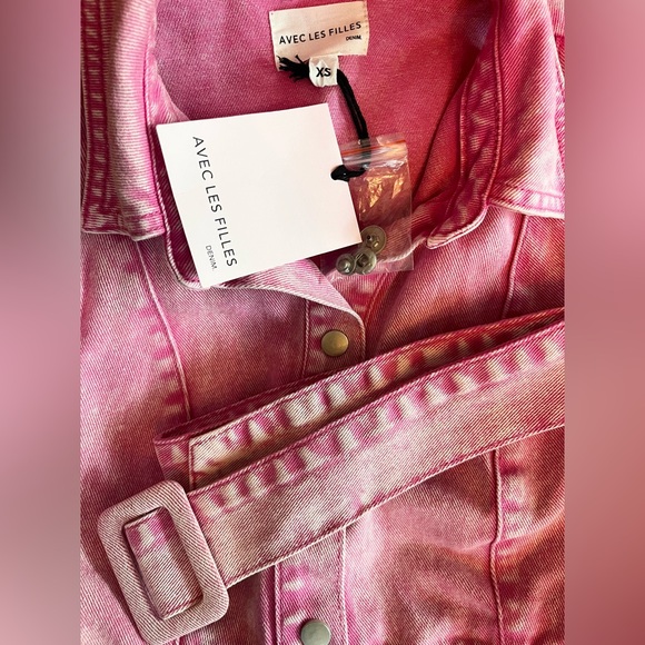 NWT Avec Les Filles Pink Denim Romper - Picture 2 of 3